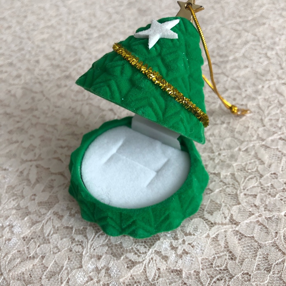 Ring Box Christmas Tree ๐ ๐ NWT - Picture 5 of 7